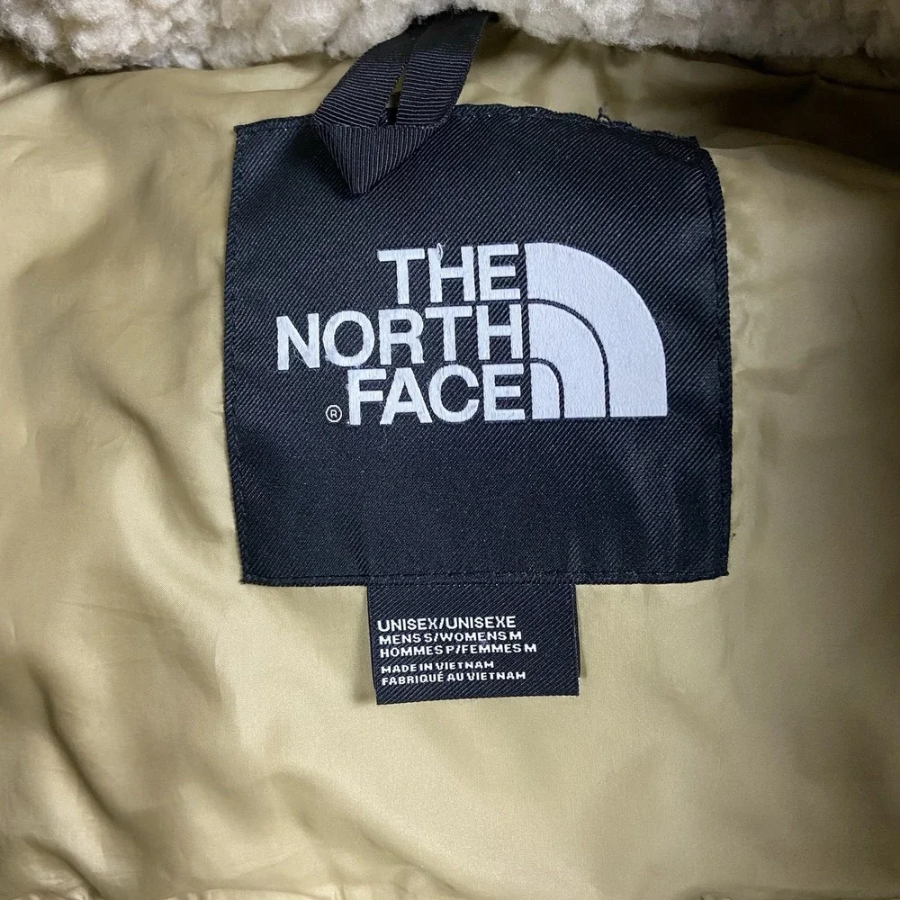 The North Face Nuptse Sherpa Puffer Jacket Size Small‎ Beige Full Zip Deep Pile